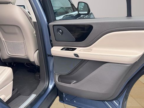 Used 2021 Lincoln Aviator Reserve w/ Equipment Group 201A image 33