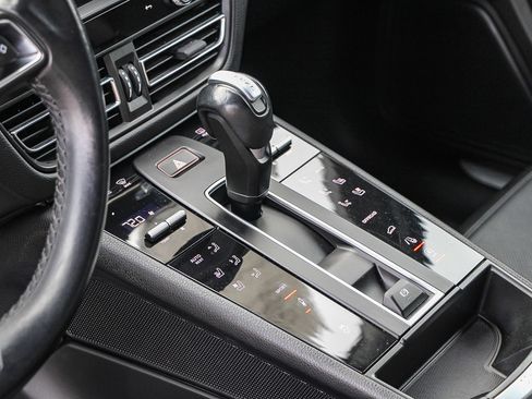 Used 2023 Porsche Macan S image 22