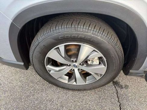 Certified 2025 Subaru Ascent Premium AWD/4WD image 31