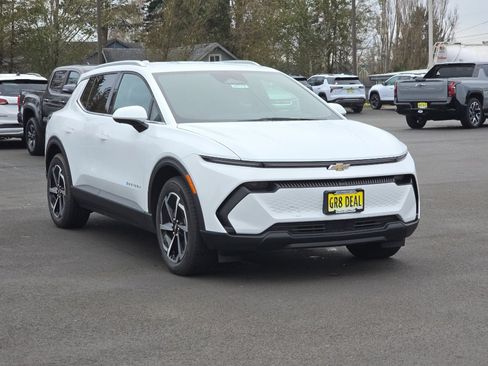 New 2026 Chevrolet Equinox EV LT AWD/4WD image 2