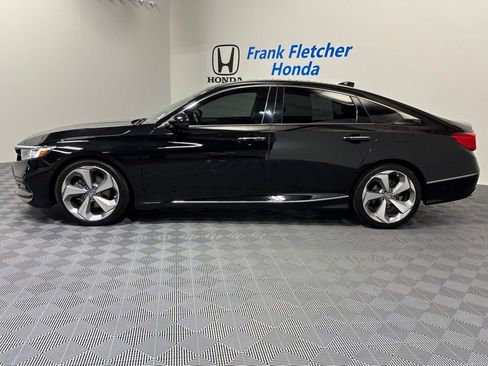 Certified 2018 Honda Accord Touring image 3