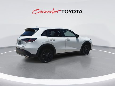 Used 2025 Honda HR-V Sport image 8