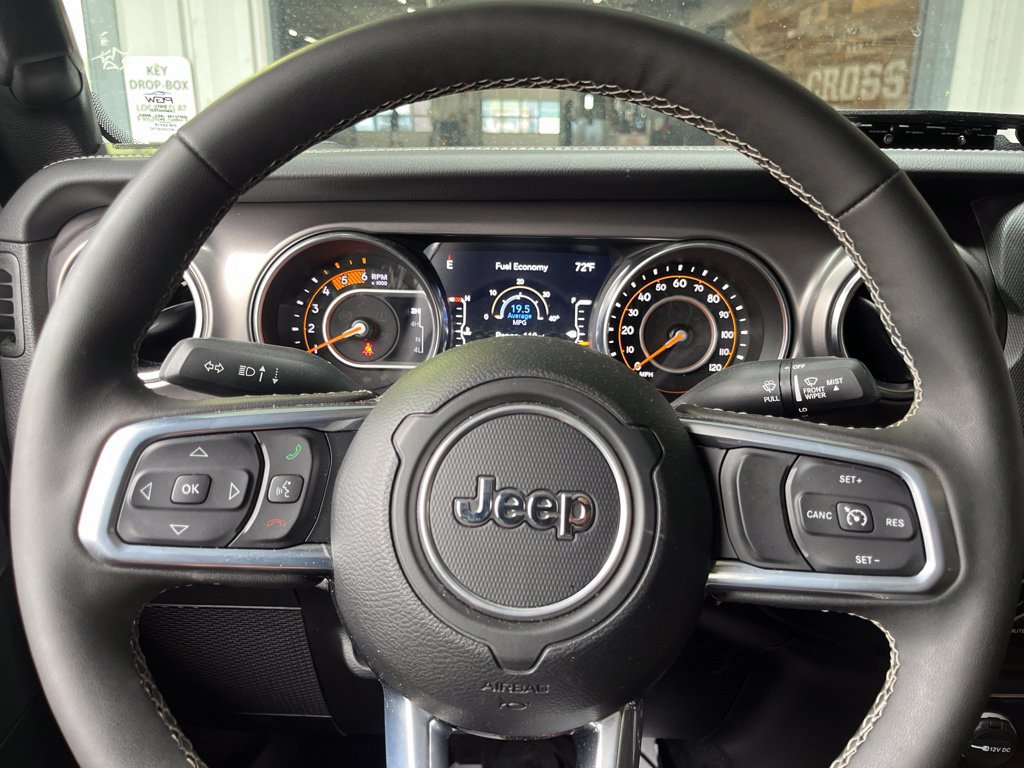 Used 2023 Jeep Gladiator Rubicon AWD/4WD image 4