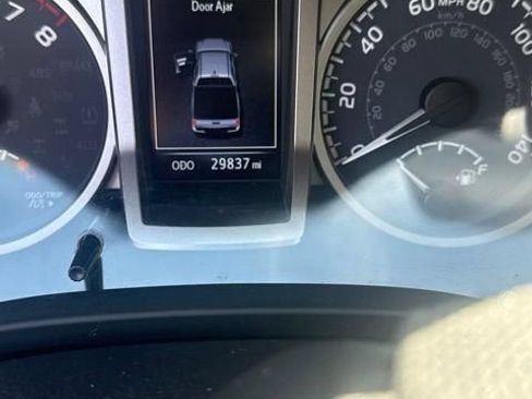 Used 2022 Toyota Tacoma SR5 w/ Technology Package RWD image 12