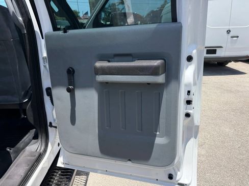 Used 2015 Ford F550 4x4 Crew Cab Super Duty image 16