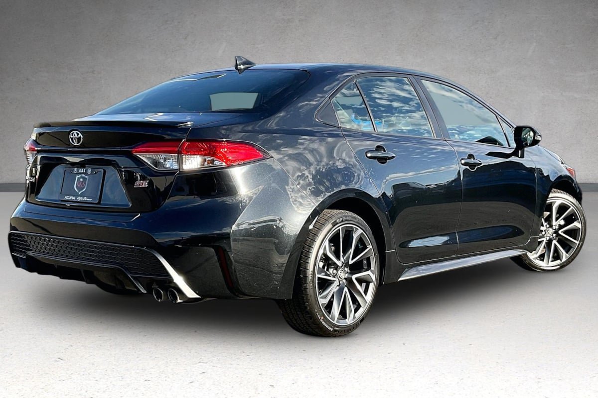 Used 2020 Toyota Corolla SE w/ Carpet Mat Package (TMS) FWD image 34