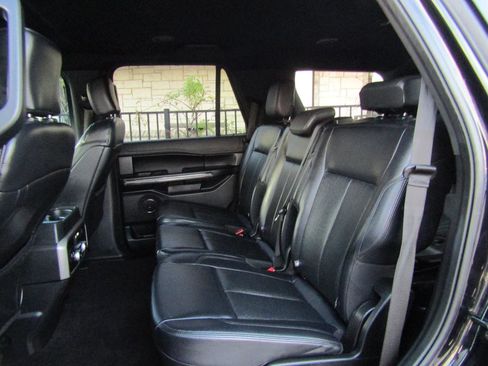 Used 2019 Ford Expedition XLT w/ Equipment Group 201A image 9