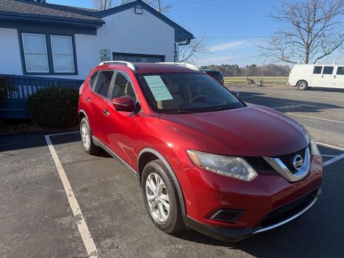 Used 2015 Nissan Rogue SV w/ SV Premium Package image 4