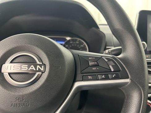 Used 2023 Nissan Altima 2.5 SV FWD image 13
