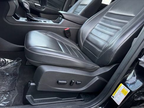 Certified 2019 Ford Escape SEL AWD/4WD image 6