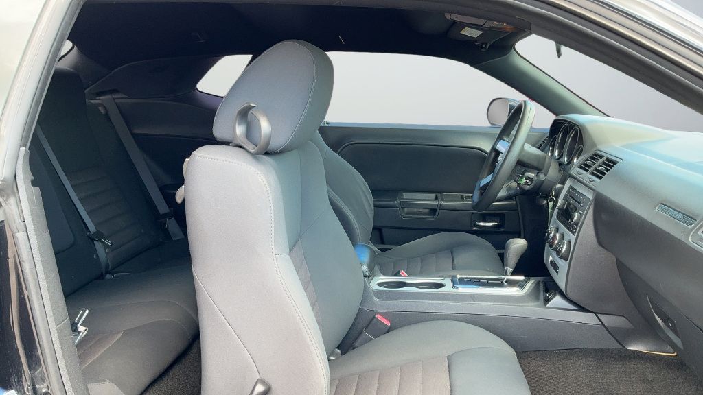 Used 2010 Dodge Challenger SE RWD image 16