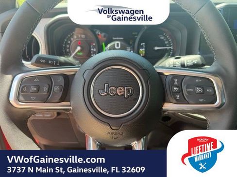 Used 2025 Jeep Wrangler Unlimited Sahara AWD/4WD image 21