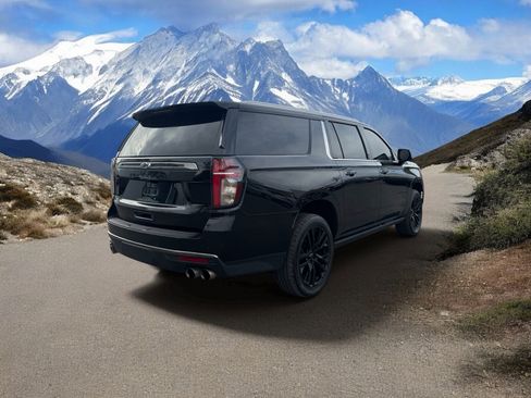 Used 2022 Chevrolet Suburban High Country AWD/4WD image 5