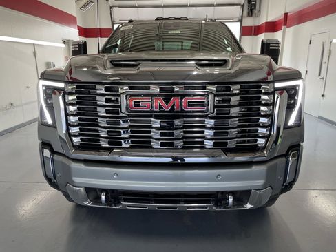 New 2026 GMC Sierra 2500 Denali w/ Denali Reserve Package AWD/4WD image 2