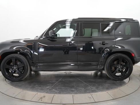 Used 2024 Land Rover Defender 110 X-Dynamic SE AWD/4WD image 4