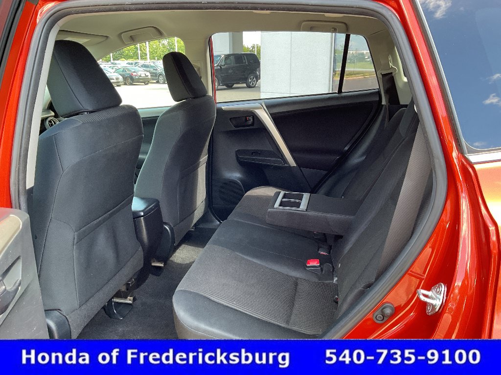 Used 2015 Toyota RAV4 LE AWD/4WD image 25