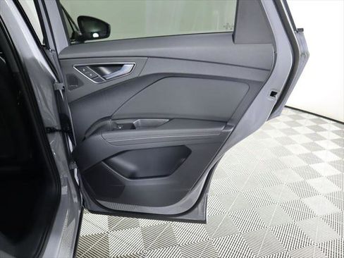 Certified 2026 Audi Q4 e-tron Premium Plus w/ Premium Plus image 29