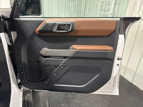 Used 2023 Ford Bronco Outer Banks AWD/4WD image 13