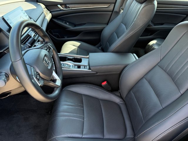 Used 2022 Honda Accord Touring image 11
