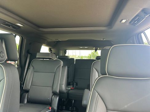 New 2026 GMC Yukon Elevation w/ Elevation Premium Package AWD/4WD image 13