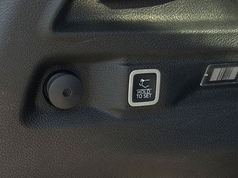 Used 2021 Jeep Grand Cherokee L Limited RWD image 33