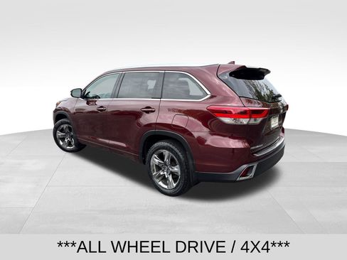 Used 2017 Toyota Highlander AWD V6 image 3