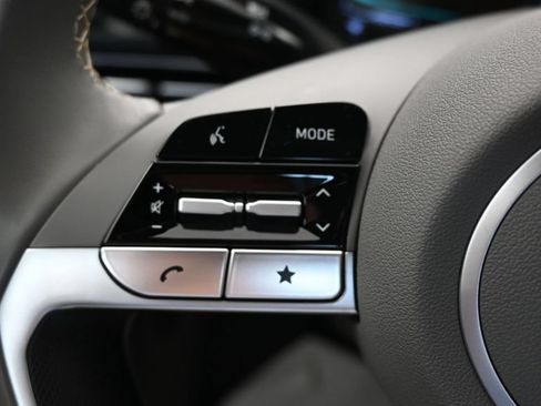 Used 2025 Hyundai Elantra Sport FWD image 28