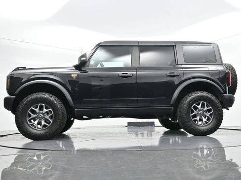 Used 2023 Ford Bronco Badlands image 51