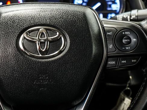 Used 2019 Toyota Camry SE image 14