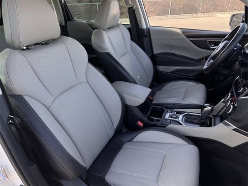 Used 2024 Subaru Forester Limited image 28