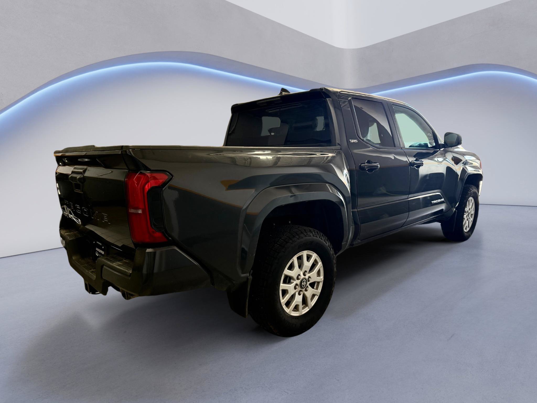 Used 2024 Toyota Tacoma SR5 AWD/4WD image 8