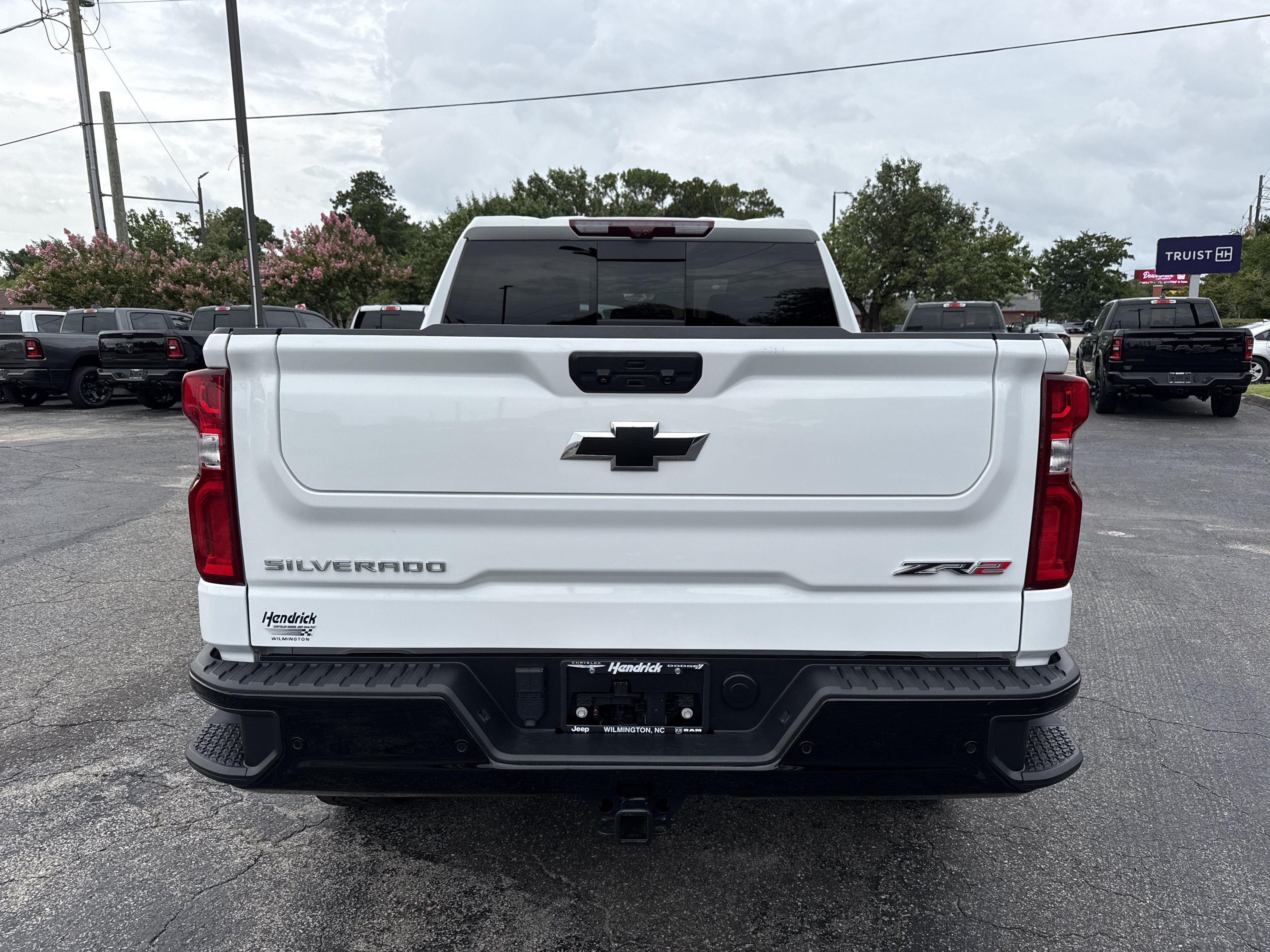 Used 2024 Chevrolet Silverado 1500 ZR2 w/ Technology Package AWD/4WD image 6