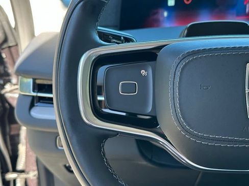 New 2025 Lincoln Navigator Reserve AWD/4WD image 9
