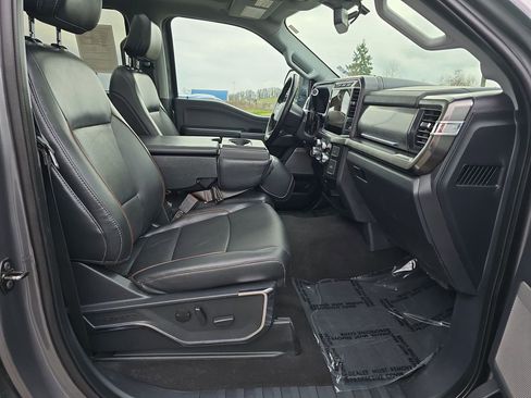 Used 2024 Ford F350 Lariat image 32