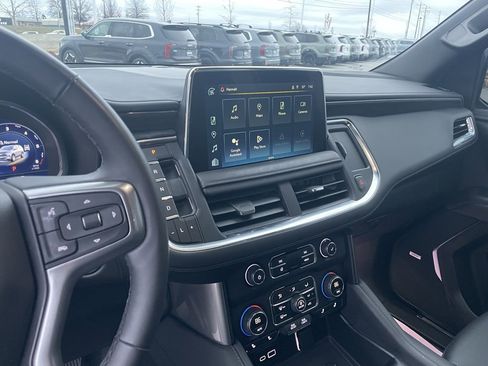 Used 2023 Chevrolet Suburban Z71 w/ Luxury Package image 16