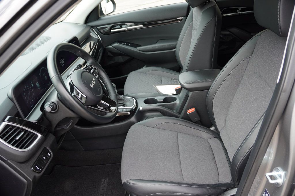 Certified 2024 Kia Seltos S AWD/4WD image 15