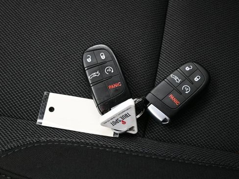 Used 2019 Dodge Charger SXT image 29