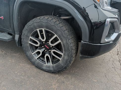 Used 2020 GMC Sierra 1500 AT4 w/ AT4 Premium Package image 5