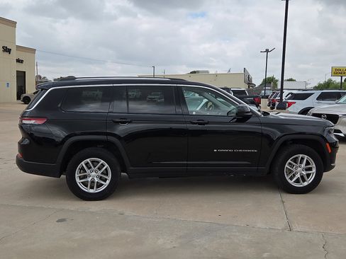 Used 2023 Jeep Grand Cherokee L Laredo AWD/4WD image 8