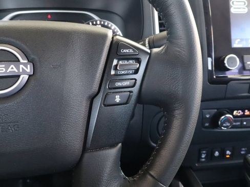 Used 2022 Nissan Frontier SV RWD image 25