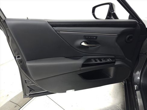 Certified 2025 Lexus ES 300h w/ Premium Package image 14