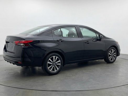 Used 2025 Nissan Versa SV image 9