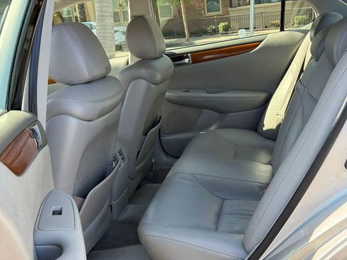 Used 2006 Lexus ES 330 FWD image 16