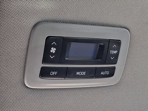 Used 2020 Toyota Sienna XLE Premium AWD/4WD image 19