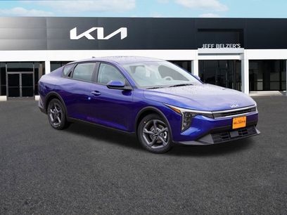 New 2025 Kia K4 LXS