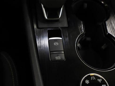 Used 2025 Nissan Rogue SV image 25