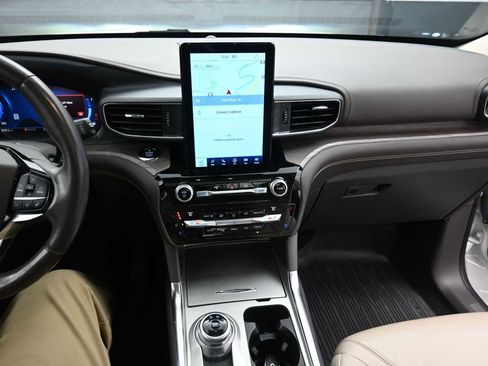 Used 2021 Ford Explorer Platinum w/ Equipment Group 601A image 13