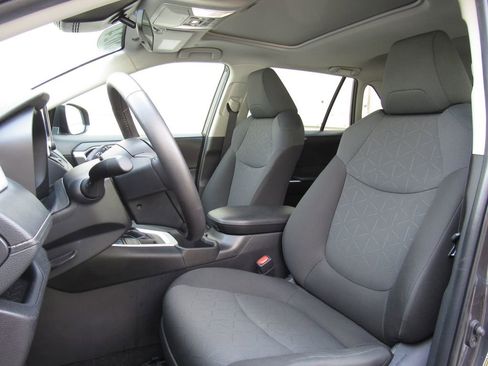 Used 2024 Toyota RAV4 XLE w/ Convenience Package image 11