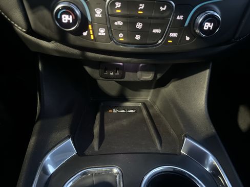 Used 2023 Chevrolet Traverse LT image 31