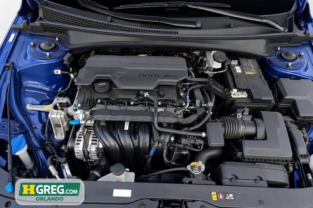 Used 2025 Hyundai Elantra SE w/ Cargo Package FWD image 16